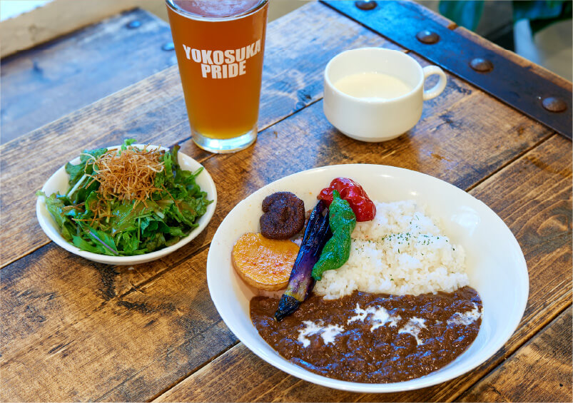 よこすか海軍カレーと横須賀ビール(またはソフトドリンク)セット